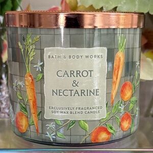 🆕🥕 BATH & BODY WORKS “CARROT & NECTARINE” 3-WICK CANDLE. BRAND NEW. SOY WAX.